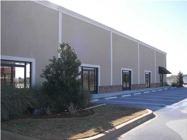 Primary Photo Of 48 Commerce Ln, Freeport Warehouse For Lease