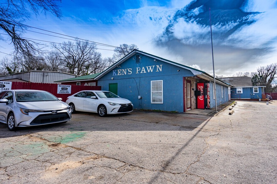 More Photos Of 501 Whitesville St, Lagrange Freestanding For Sale