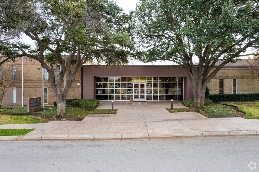 Primary Photo Of 4717 Fletcher Ave, Fort Worth Office For Sale
