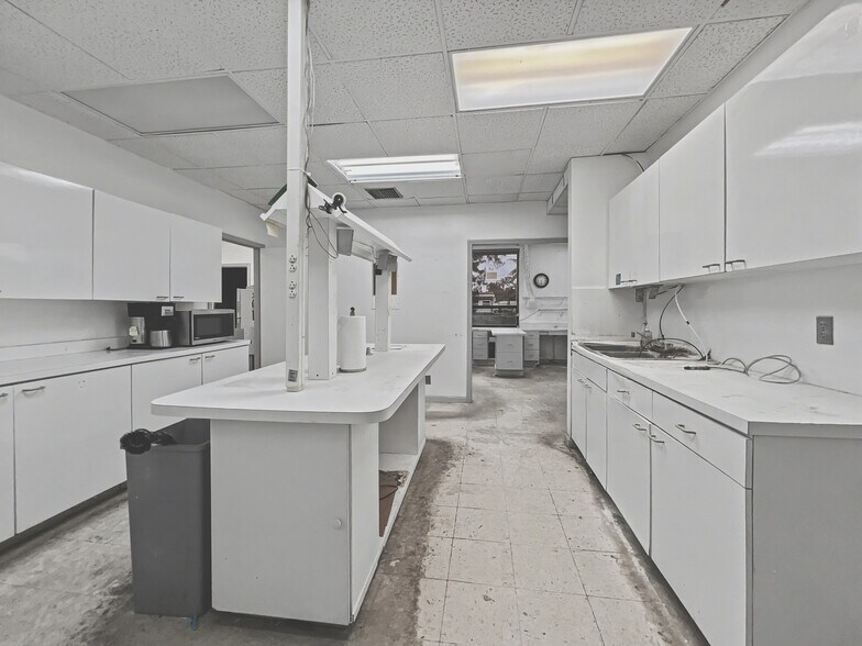 More Photos Of 3003 S Congress Ave, Lake Worth Medical For Sale