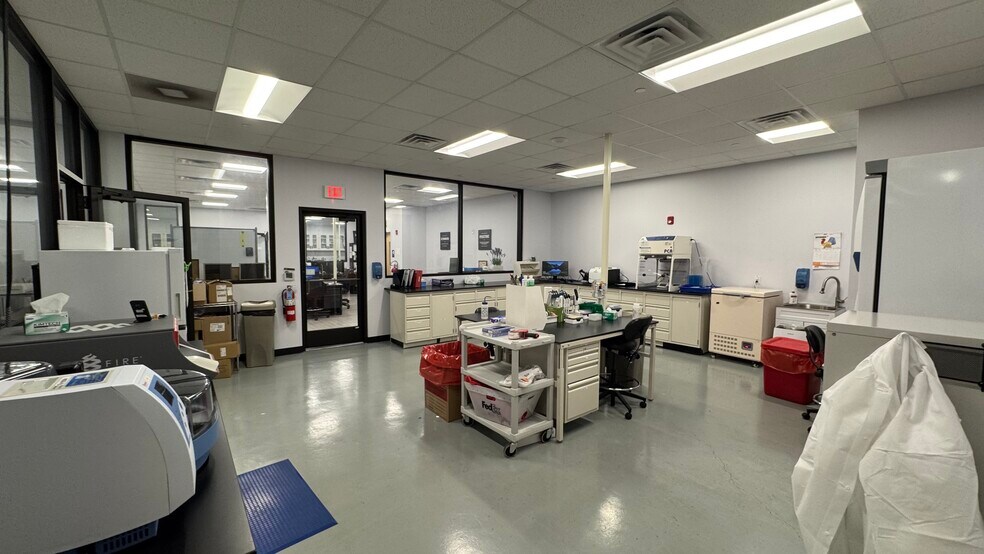 More Photos Of 2550 Brodhead Rd, Bethlehem Flex For Lease