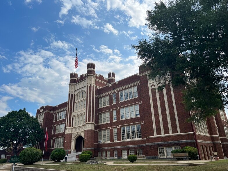 More Photos Of 125 Oak St, Hot Springs Apartments For Lease