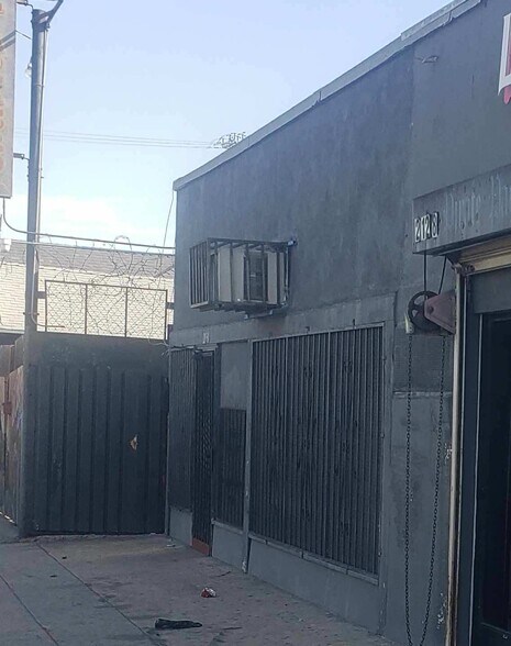 More Photos Of 2116-2132 S San Pedro St, Los Angeles Storefront For Lease
