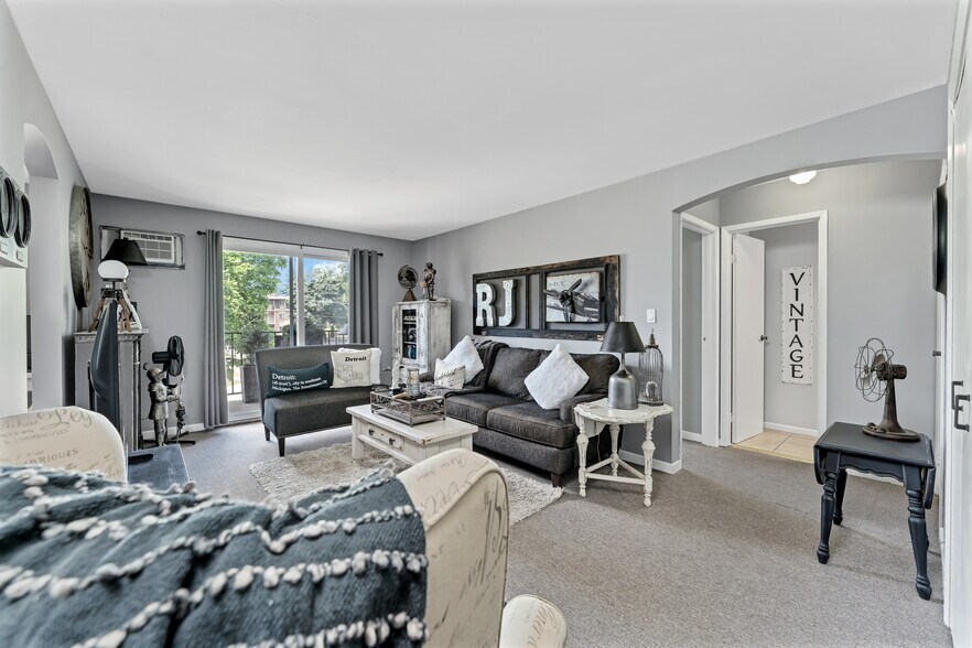 More Photos Of 109 Division St N, Kingsville Apartments For Sale