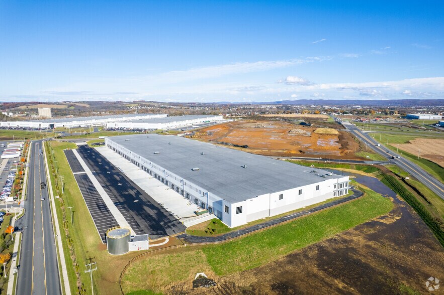 More Photos Of 1000 Carson Ct, Palmer Township Distribution For Lease