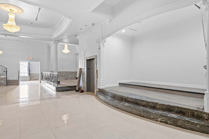 More Photos Of 13311 Sherman Way, North Hollywood Warehouse For Sale