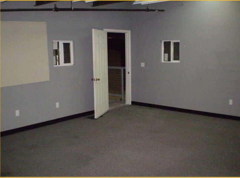 More Photos Of 7509 Reese Rd, Sacramento Manufacturing For Lease