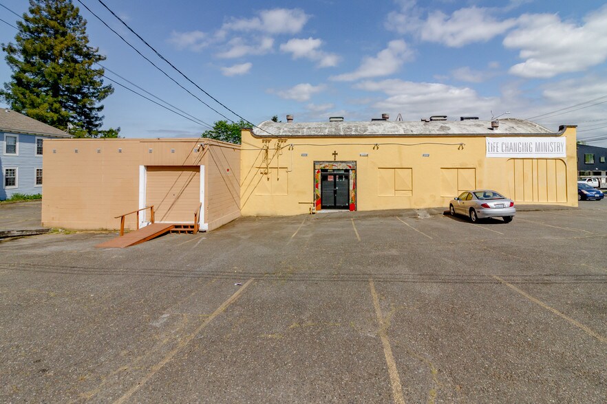 More Photos Of 1601 6th Ave, Tacoma Freestanding For Lease
