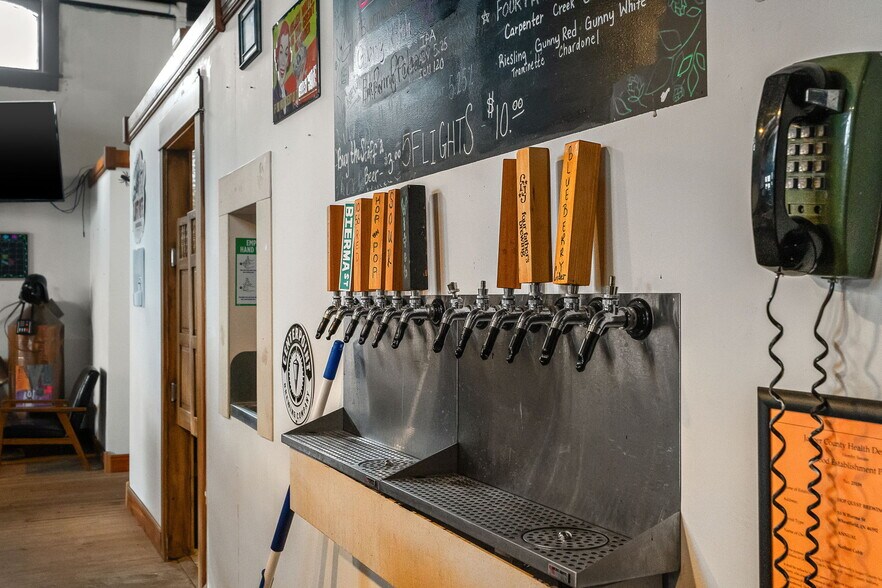 More Photos Of 10 N Bierma St, Wheatfield Bar For Sale