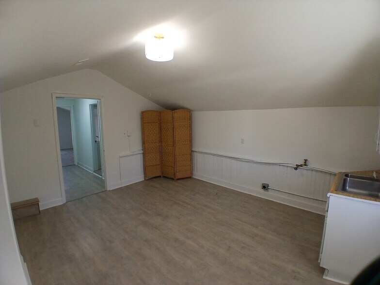 More Photos Of 119 W Main St, Youngsville Freestanding For Lease