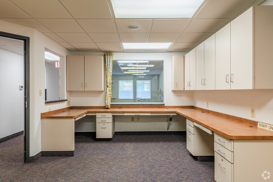 More Photos Of 2220 N Monroe St, Decatur Medical For Sale