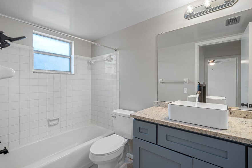 More Photos Of 3960 12th St, Saint Petersburg Apartments For Sale