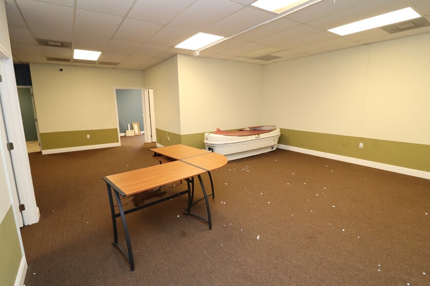 More Photos Of 6731-6755 Sunset Strip, Sunrise Unknown For Lease