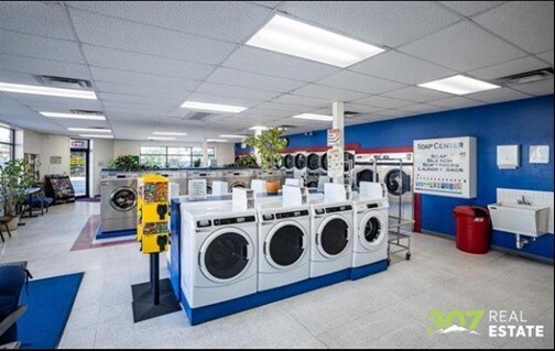 More Photos Of 1726 Beck Ave, Cody General Retail For Sale