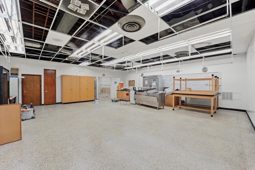 More Photos Of 5352 W Chicago Ave, Chicago Storefront Retail Office For Sale