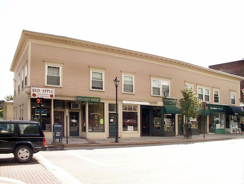 More Photos Of 540-550 Washington St, Wellesley Storefront Retail Residential For Lease