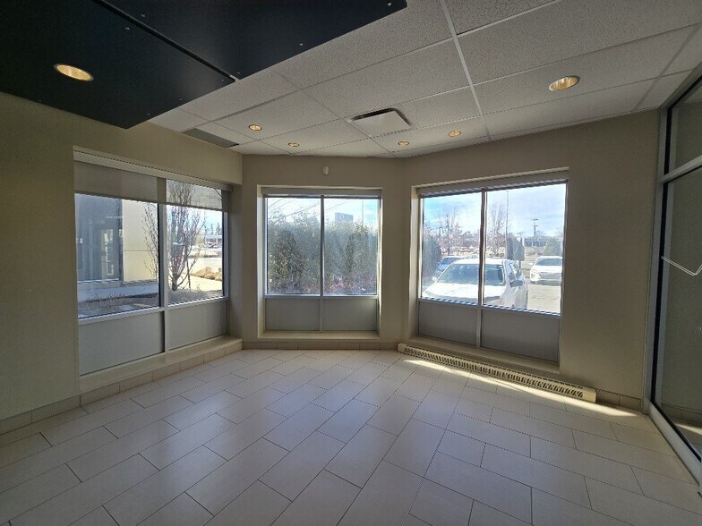 More Photos Of 218-220 Boul Labelle, Rosemère Restaurant For Lease