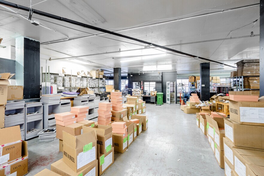 More Photos Of 8815 Av Du Parc, Montréal Loft Creative Space For Sale