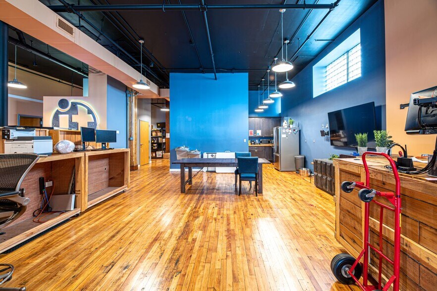 More Photos Of 16 Emory Pl, Knoxville Office Residential For Sale