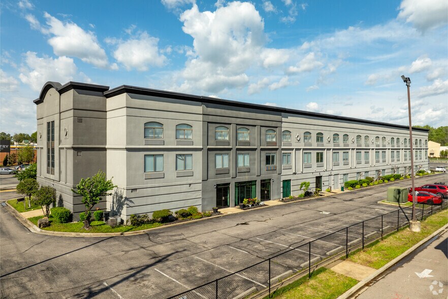 More Photos Of 2270 N Germantown Pky, Cordova Hotel For Sale