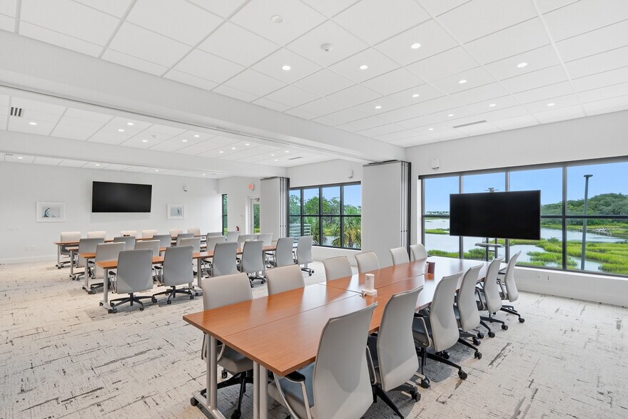 More Photos Of 1650 US Highway 1 S, Saint Augustine Office For Lease