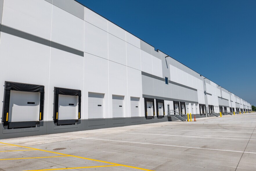 More Photos Of 2300 S Pennsylvania Ave, Morrisville Distribution For Lease