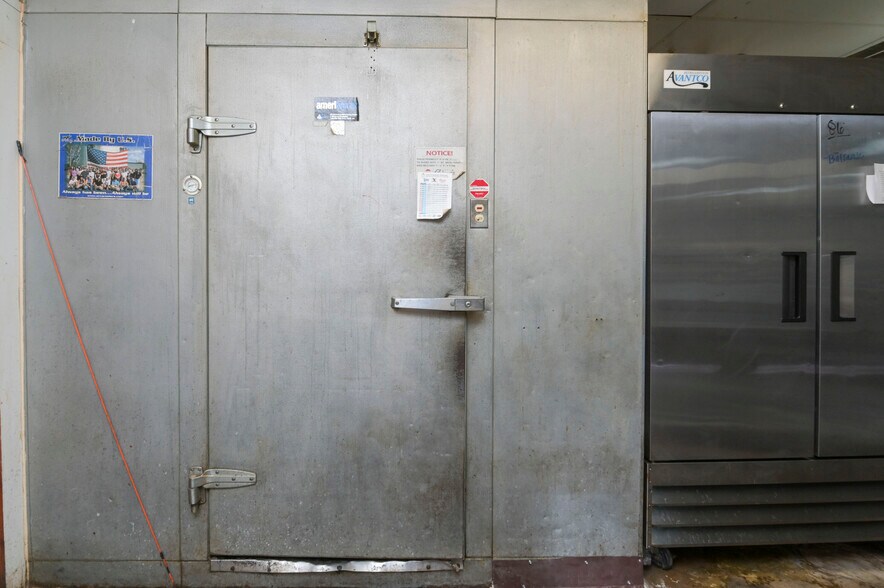 More Photos Of 300 State St, West Columbia Restaurant For Sale