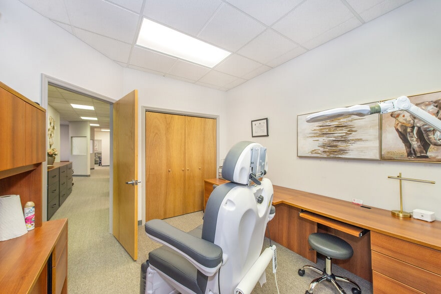 More Photos Of 504 Hamburg Tpke, Wayne Medical For Sale