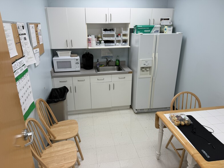 More Photos Of 1938 Charlie Hall Blvd, Charleston Medical For Sale