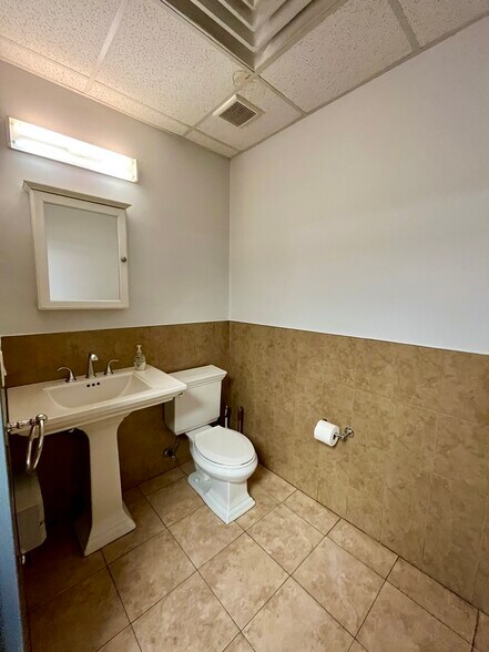 More Photos Of 11917 29th Ave, Flushing Industrial For Lease