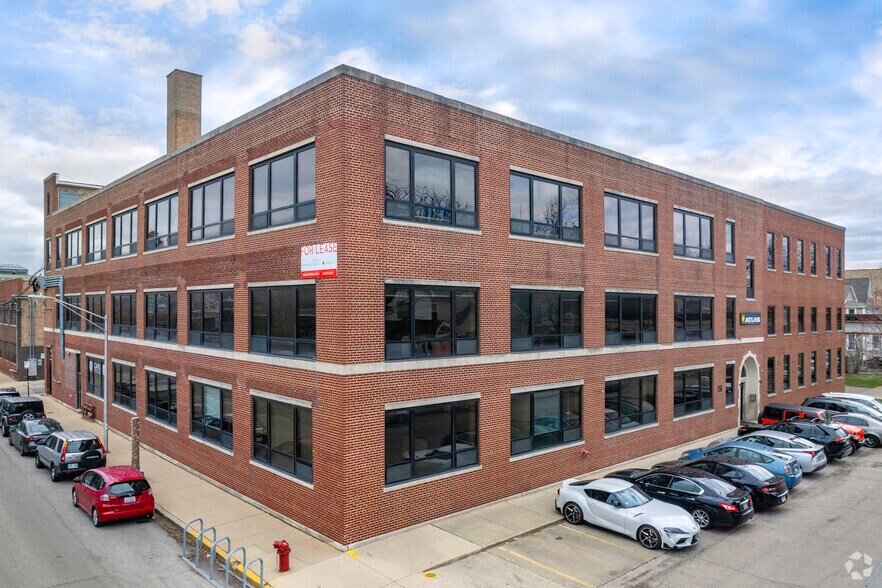 Primary Photo Of 1801 W Warner Ave, Chicago Loft Creative Space For Lease