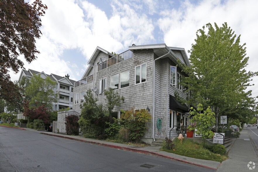 More Photos Of 271 Madison Ave, Bainbridge Island General Retail For Lease