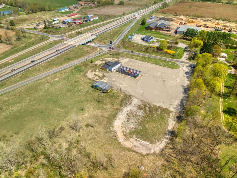 More Photos Of 2496 N Parma Rd, Parma Service Station For Sale