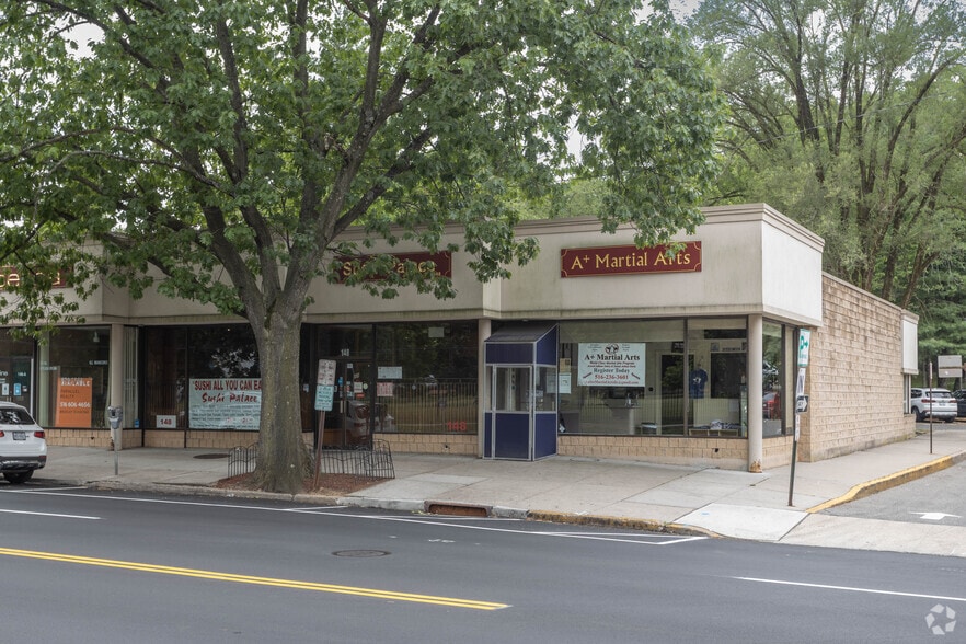 More Photos Of 132-150 Middle Neck Rd, Great Neck Storefront For Lease