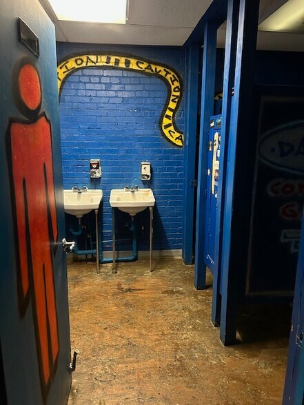 More Photos Of 122 Templeton Way, Kittanning Warehouse For Sale