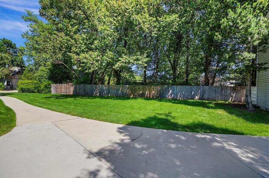 More Photos Of 2901 Robert Ln, Boise Apartments For Sale