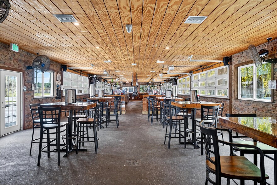 More Photos Of 765 3rd Ave, Welaka Restaurant For Sale