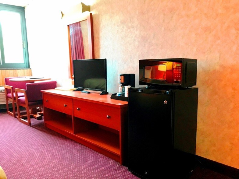 More Photos Of 1030 Arsenal St, Watertown Hotel For Sale