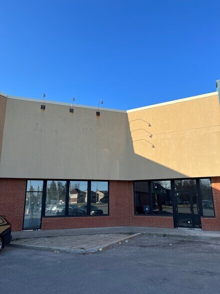 More Photos Of 1314-1360 Boul du Curé-Labelle, Blainville Storefront For Lease