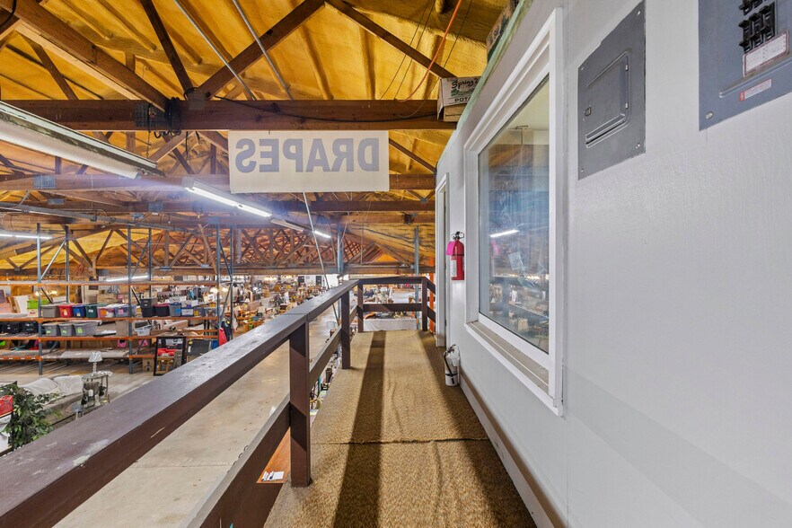 More Photos Of 3298 5th Ln, Oxford Warehouse For Sale