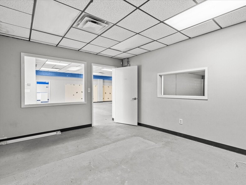 More Photos Of 61 W Central Ave, Lake Wales Flex For Sale