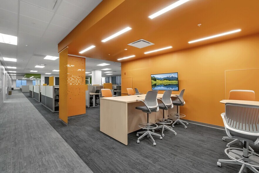 More Photos Of 600 Airborne Pky, Cheektowaga Unknown For Lease