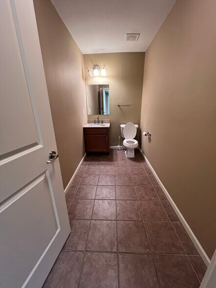 More Photos Of 4911-4915 Illinois Rd, Fort Wayne Office For Lease