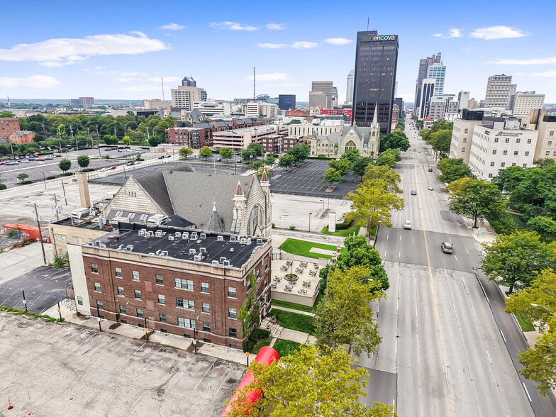 More Photos Of 595 E Broad St, Columbus Apartments For Sale