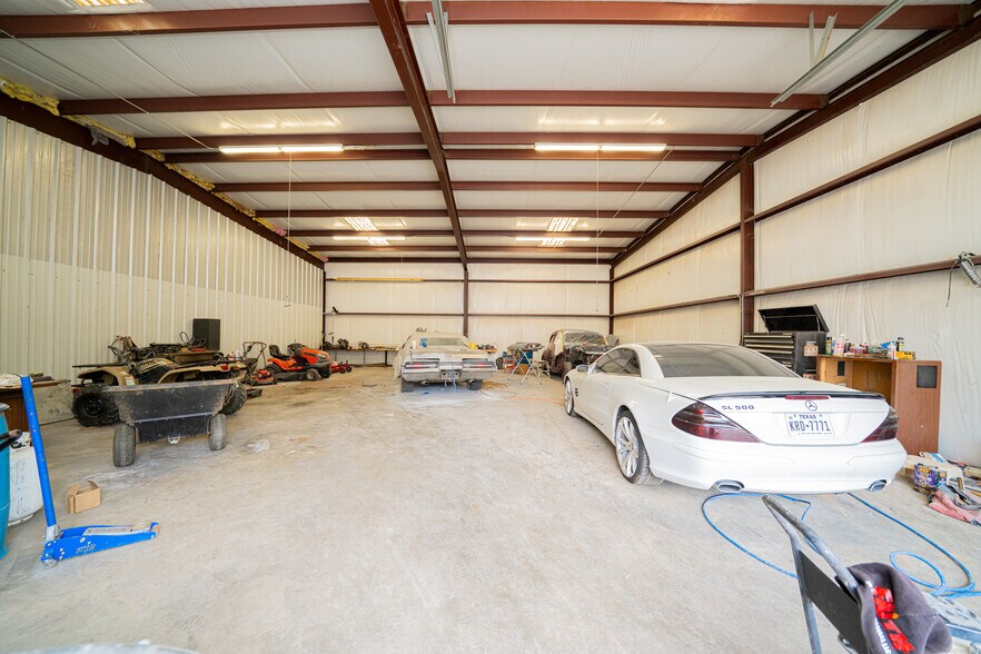 More Photos Of 434 Gamel rd, Longview Flex For Sale