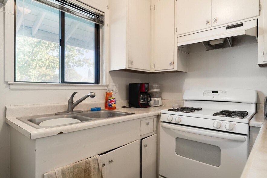 More Photos Of 5743 Woodleigh Dr, Carmichael Multifamily For Sale