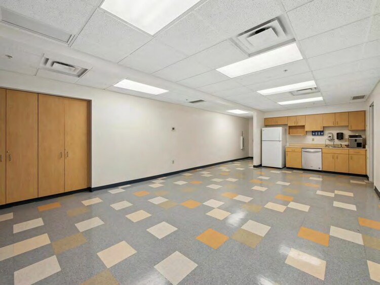 More Photos Of 1717-4189 Arlingate Ln, Columbus Light Distribution For Lease