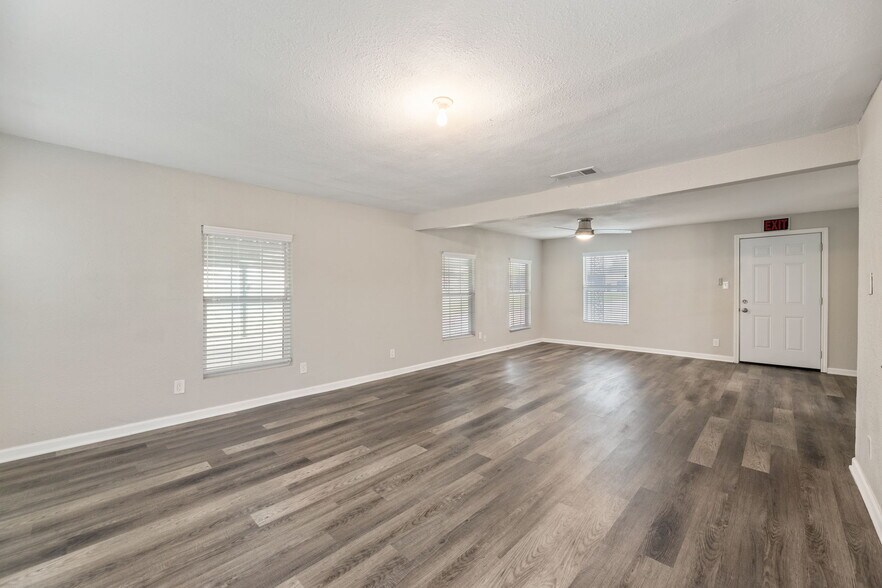 More Photos Of 6826 Baker Blvd, Richland Hills Light Manufacturing For Lease