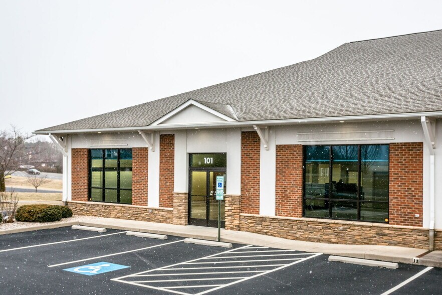 More Photos Of 16 Gosnell, Staunton Medical For Sale