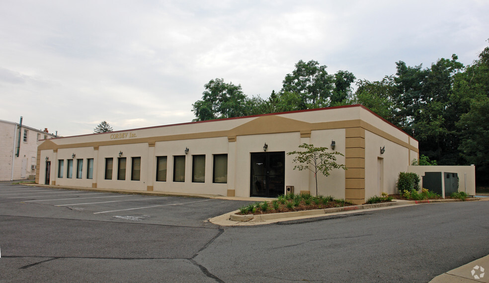 Primary Photo Of 146 Hillwood Ave, Falls Church Office For Lease